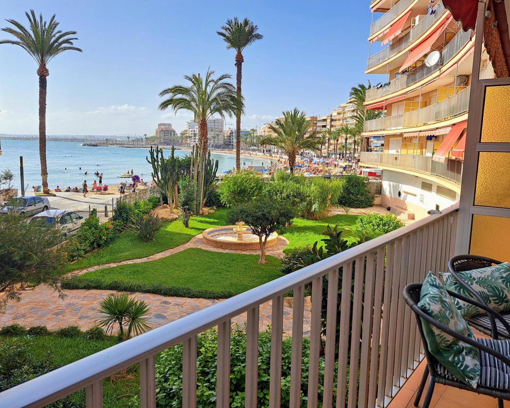 Garden Beach Apartment Torrevieja Eksteriør bilde
