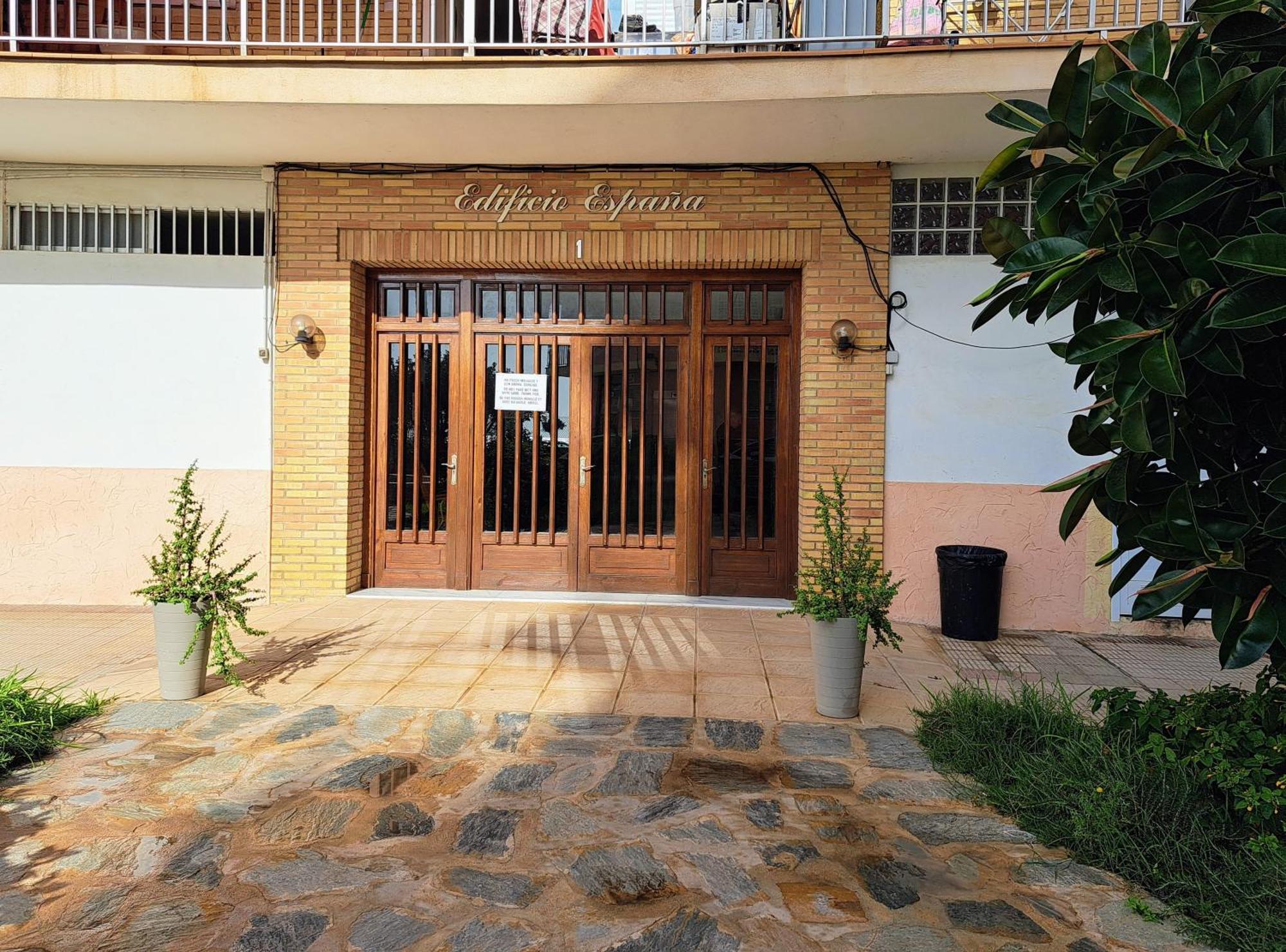 Garden Beach Apartment Torrevieja Eksteriør bilde